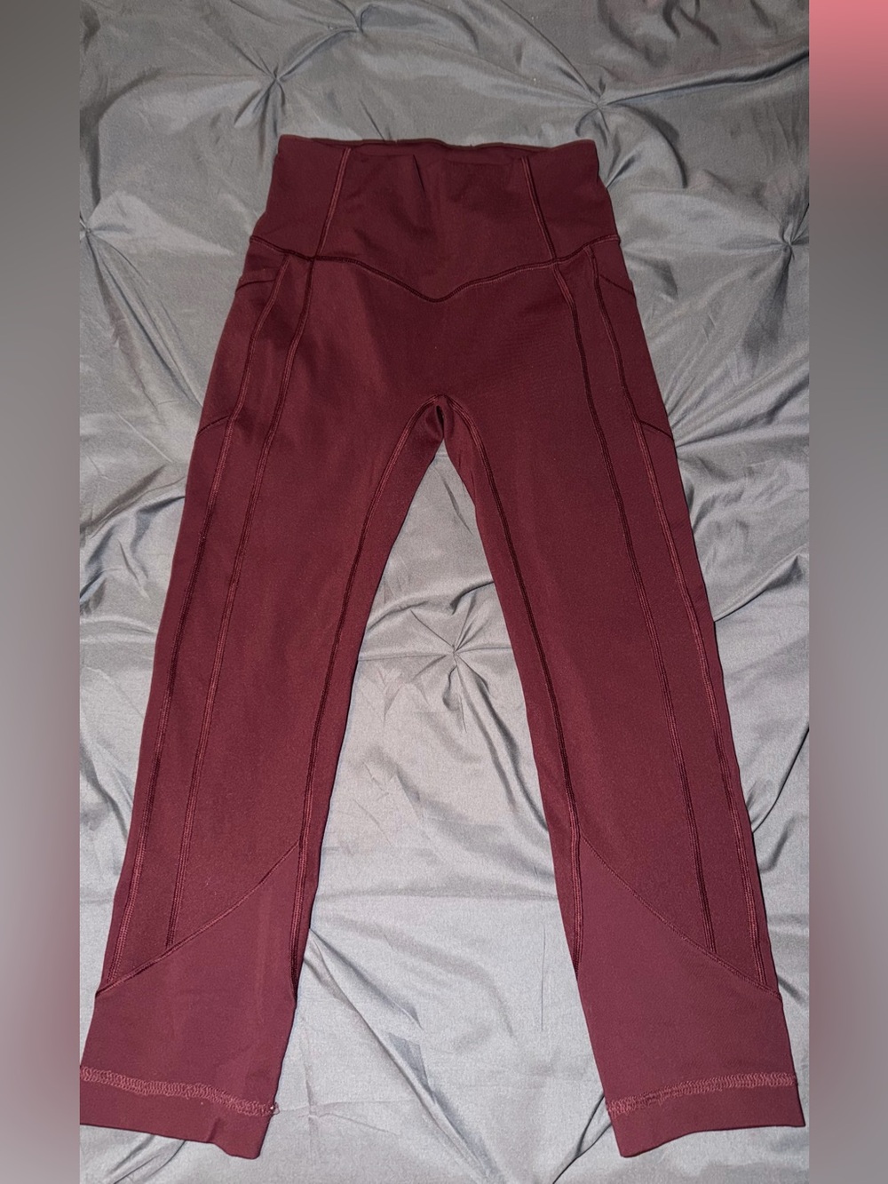 Lululemon 3/4 th length leggings with pockets on side